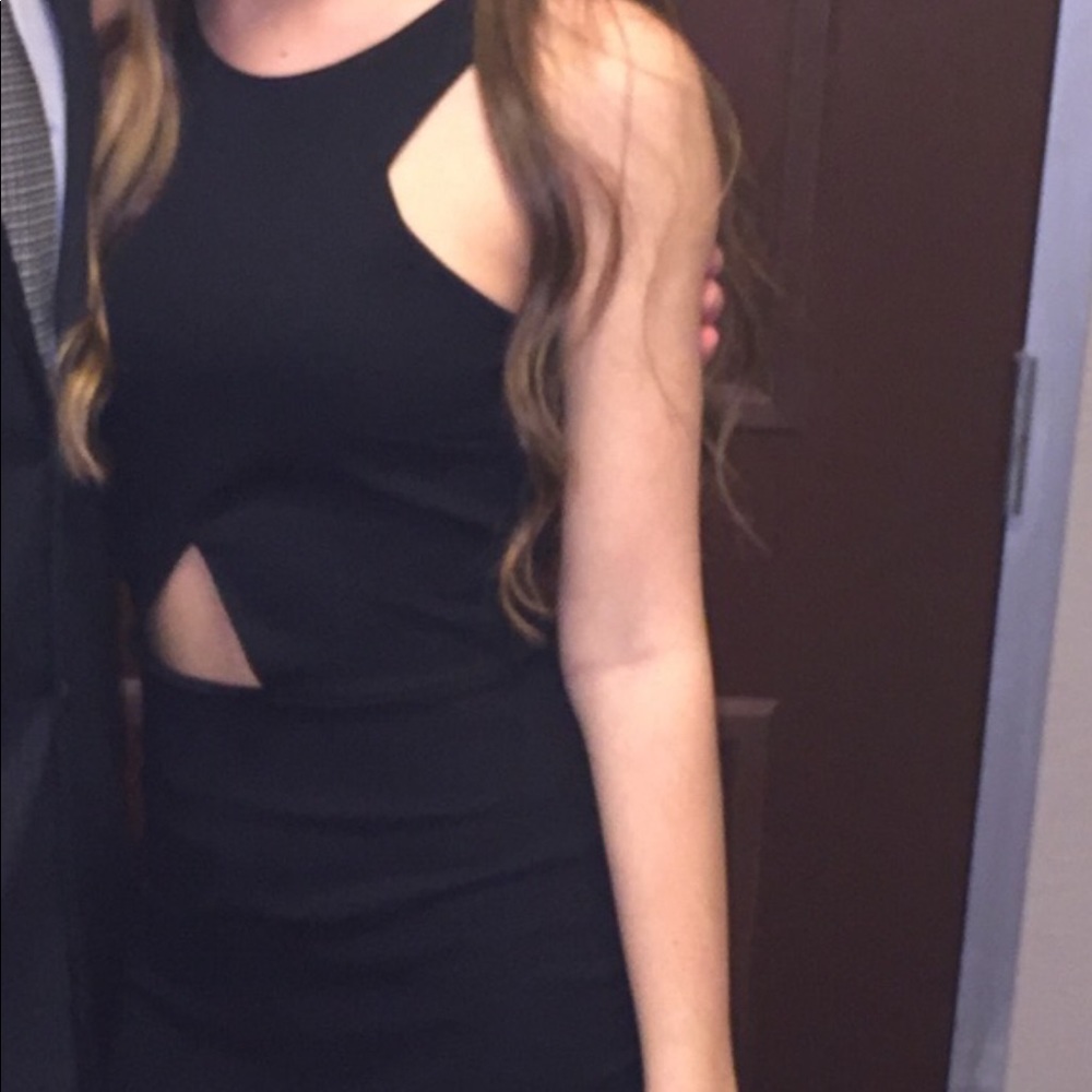 Black bodycon dress
